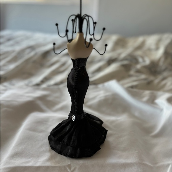 Black Dress Mannequin Ring Holder With Swivel Top - Picture 3 of 5